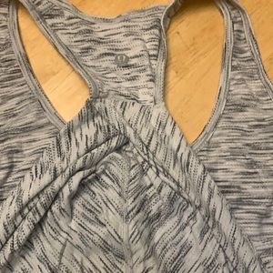 Twist back Lulu tank